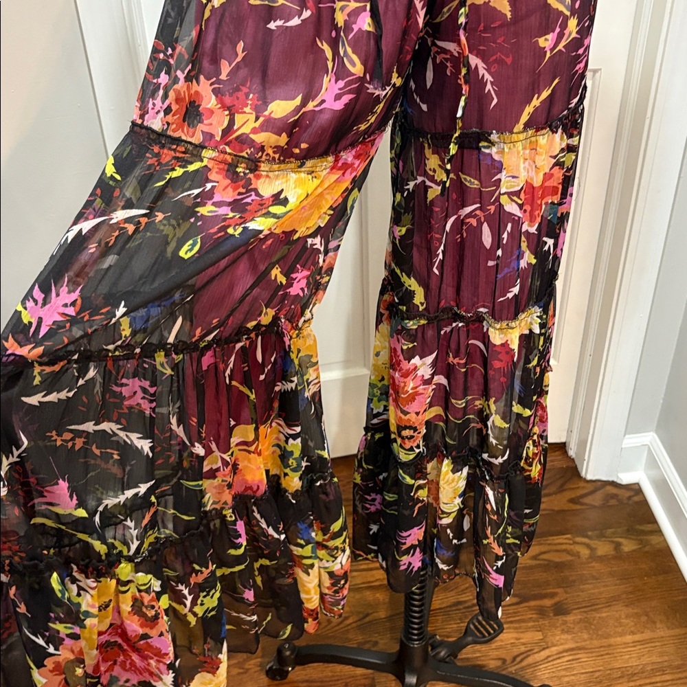 Earthbound sz  L elastic waist floral tiered ruffled flowy cropped pants - Picture 3 of 9